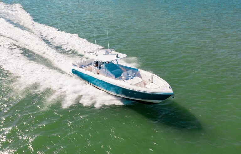 3 Reasons Why Your Next Day Boat Should be the Saxdor 400 GTC
